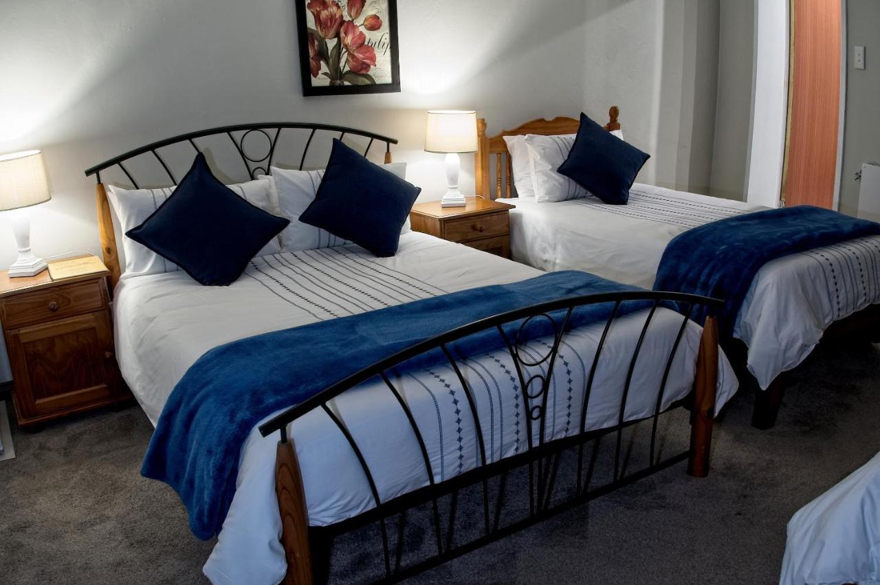 Rest-A-While Guest House - Претория Екстериор снимка