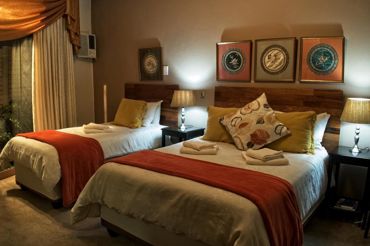 Rest-A-While Guest House - Претория Екстериор снимка