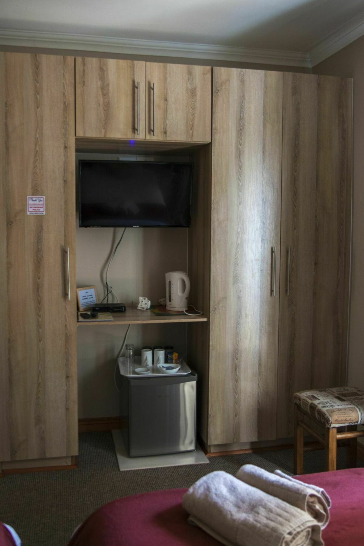 Rest-A-While Guest House - Претория Екстериор снимка