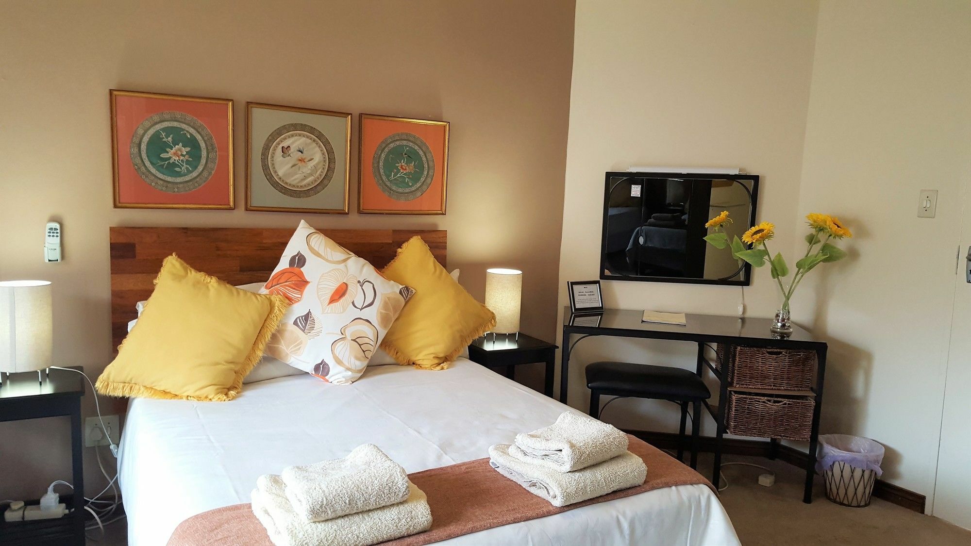 Rest-A-While Guest House - Претория Екстериор снимка