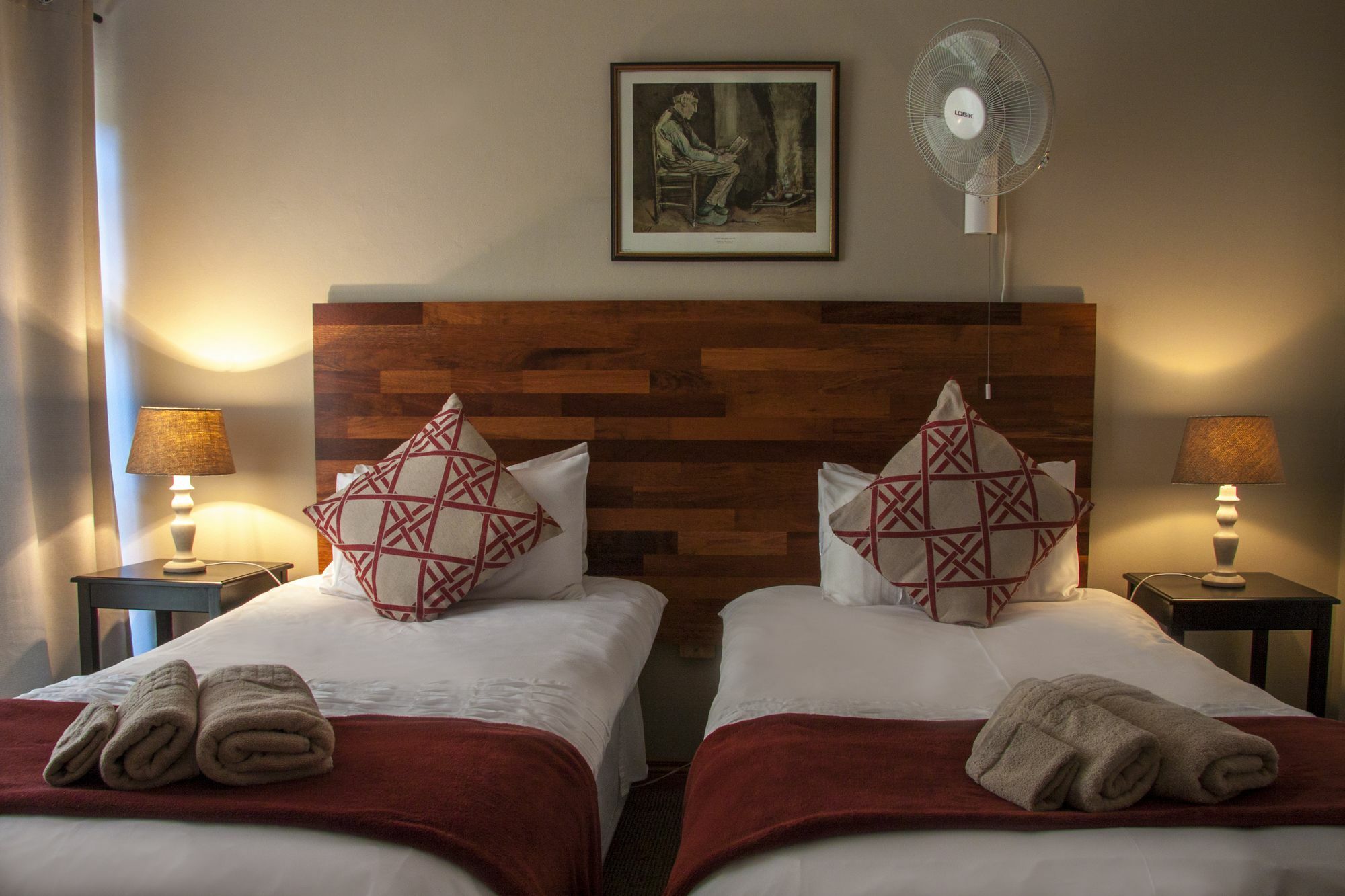 Rest-A-While Guest House - Претория Екстериор снимка